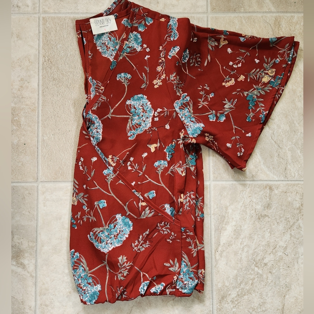 Sienna Sky Floral Bell Sleeve Blouse - Size Small - Picture 8 of 8